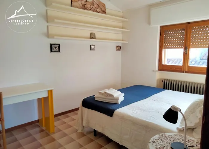 In Borgo Con Vista Mare Rc23 *