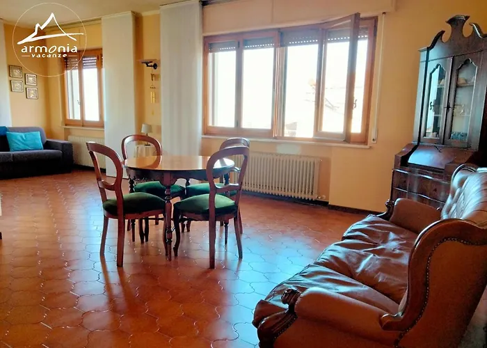 In Borgo Con Vista Mare Rc23 *